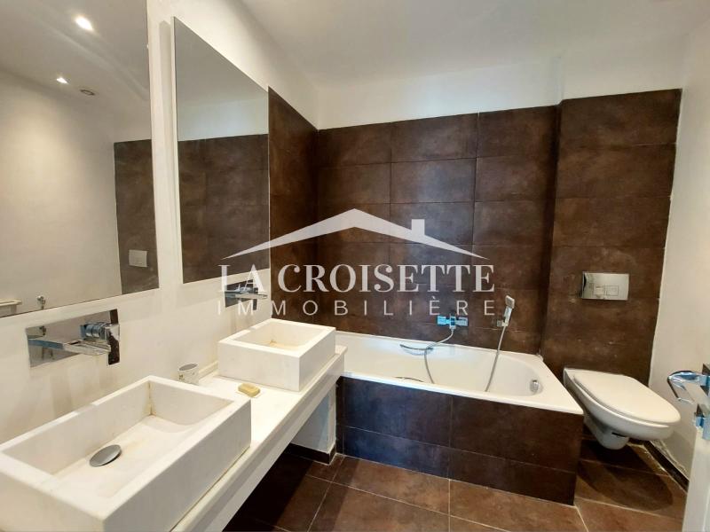 Triplex S+4 avec piscine à Gammarth